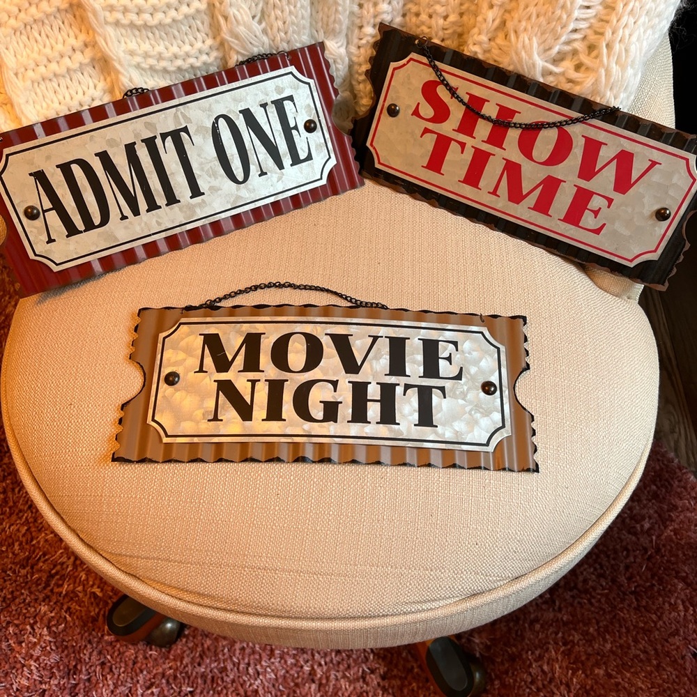 Vintage Movie Night Wall Decor Set - Black, Red, Brown